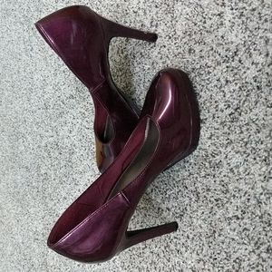 Women's purple patent pumps